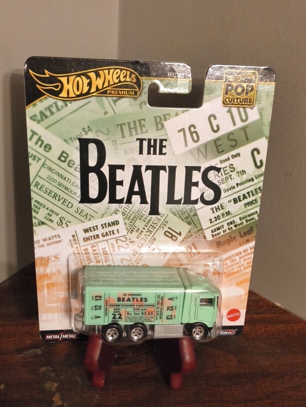 HW Premium The Beatles Mint Green Tour Van New Excellent Real Riders. Card Great